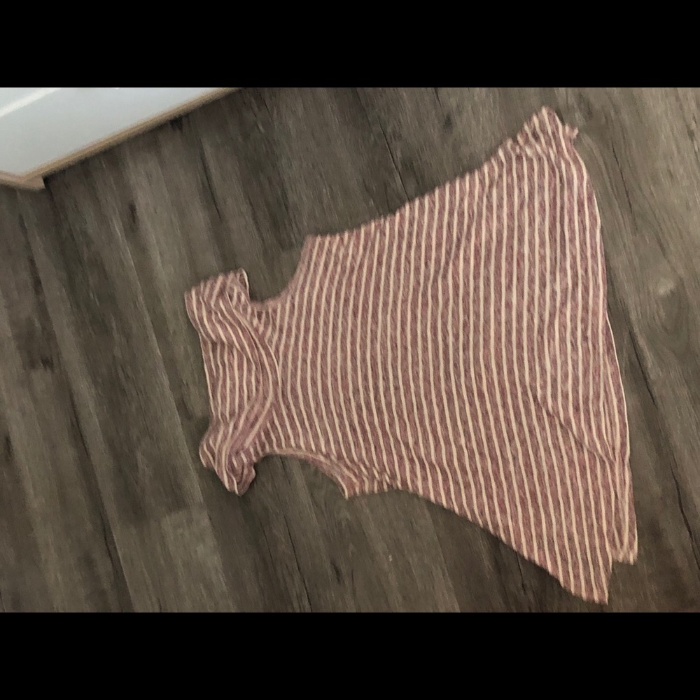 Turtle neck stripped crop top.